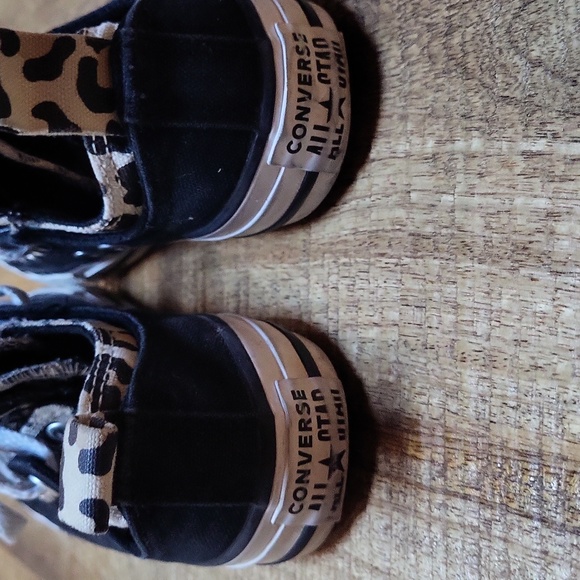 Kid's Converse - Picture 3 of 5